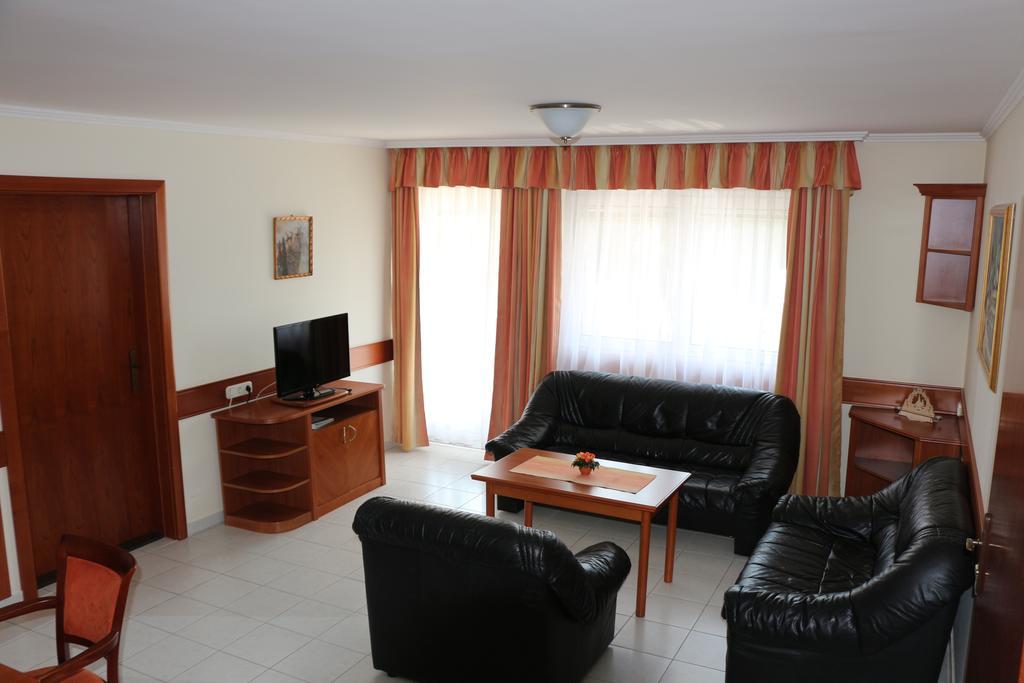 Fortuna Villa Hévíz Oda fotoğraf